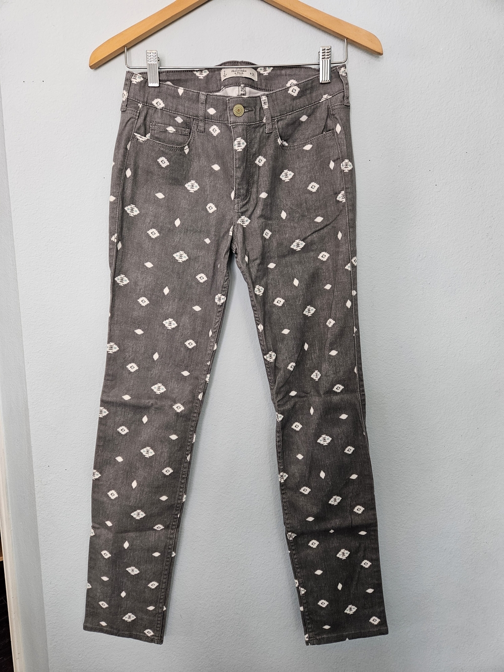 Abercrombie & Fitch Gray Denim Jeans with White Print 2